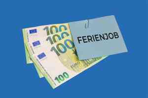 © U. J. Alexander - stock.adobe.com 100-Euro-Banknote und Ferienjob